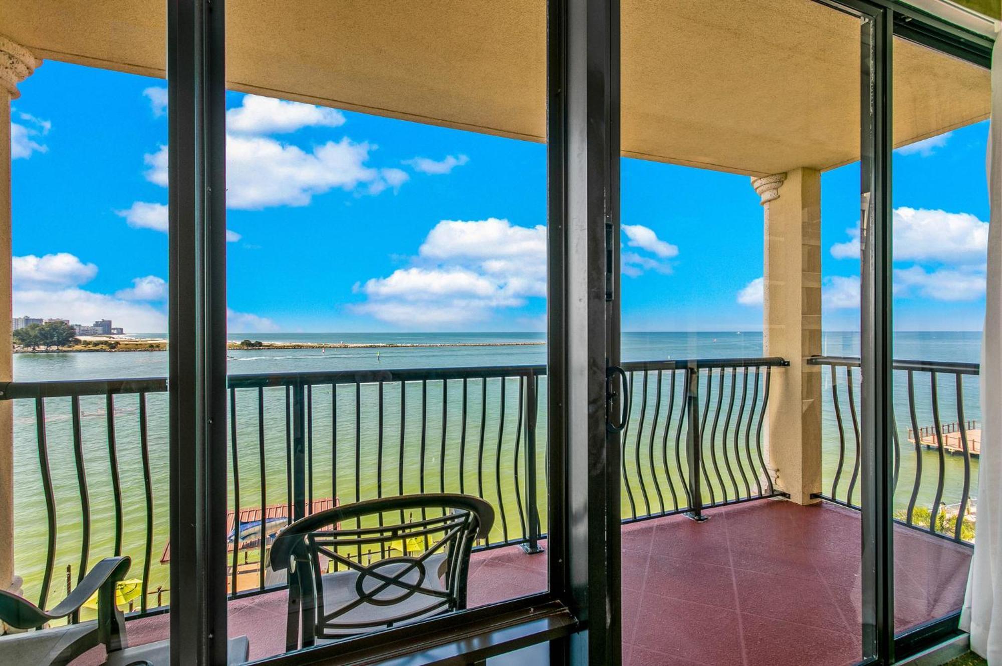 Holiday Inn & Suites Clearwater Beach By Ihg Exterior photo