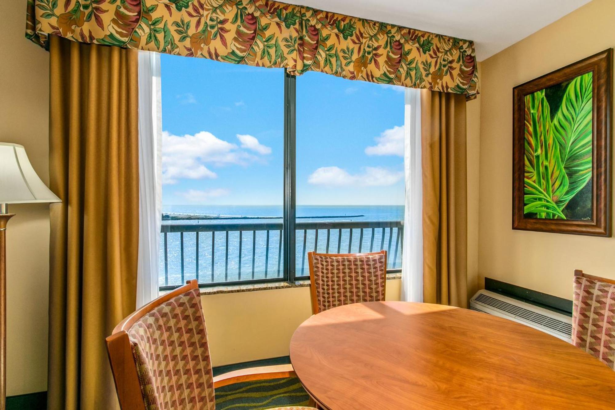 Holiday Inn & Suites Clearwater Beach By Ihg Exterior photo