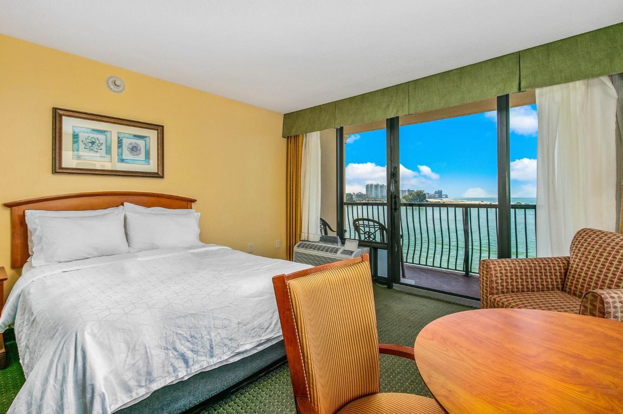 Holiday Inn & Suites Clearwater Beach By Ihg Exterior photo